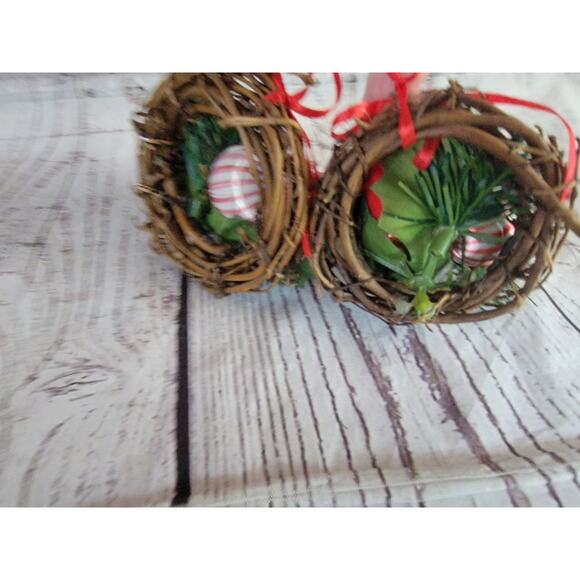 Set of 2 Mini Christmas Wreath Ornaments with Gift Berries Rustic Holiday Decor - Picture 6 of 9